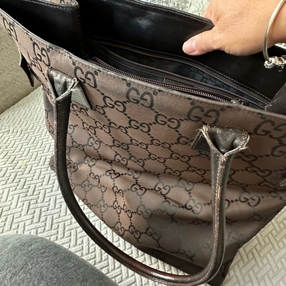 Vintage top handle Gucci bag. I used it to carry office files - Picture 9 of 14